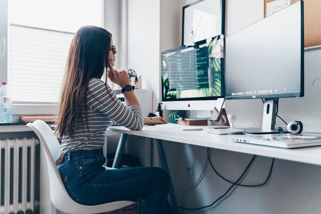 /4-options-to-add-a-custom-theme-for-frontend-applications feature image