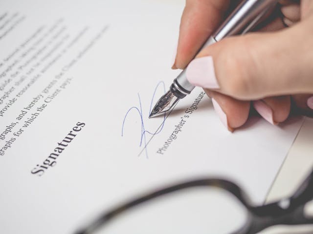/dos-and-donts-of-an-email-signature-that-works-for-you-hb2r34oc feature image