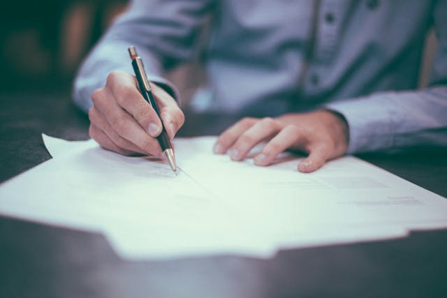/smart-contracts-what-they-are-and-how-they-revolutionize-business feature image