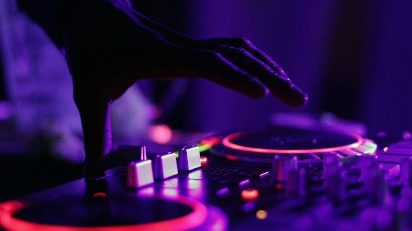 /how-cultural-leaders-are-paving-the-way-for-the-intersection-of-music-and-crypto feature image