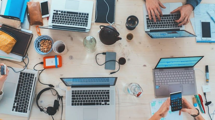 /breaking-barriers-how-3-startups-used-outsourcing-to-fuel-their-growth-stories-with-numbers feature image