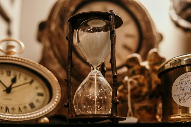 /theory-coherent-shrinkage-of-time-varying-parameters-in-vars-theory-coherent-tvp-var feature image