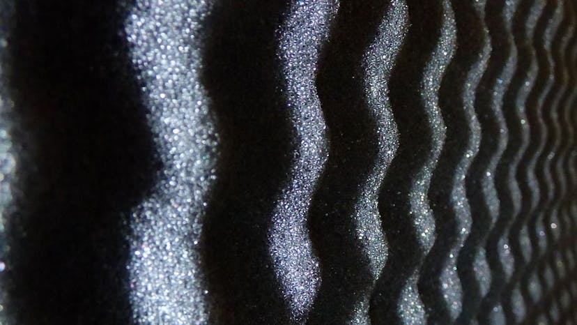 /near-inertial-wave-propagation-between-stratified-and-homogeneous-layers-simulating-transition feature image
