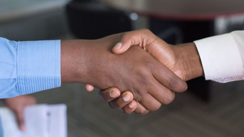 /crafting-effective-slas-that-build-trust-with-customers feature image