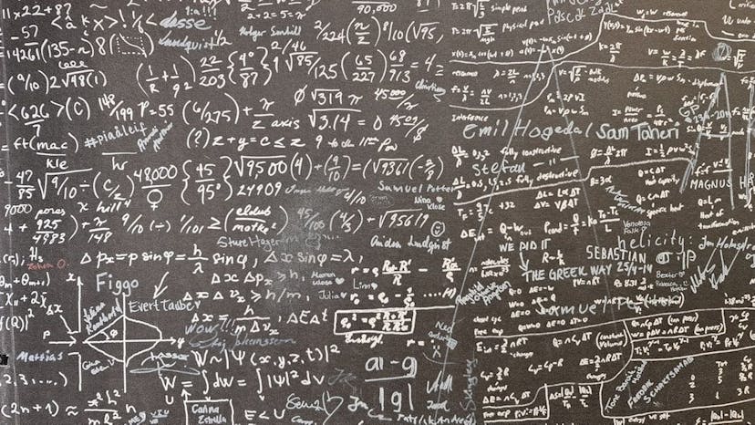 /revisiting-discrepancies-in-diffusion-theory-flux-to-a-spherical-trap feature image
