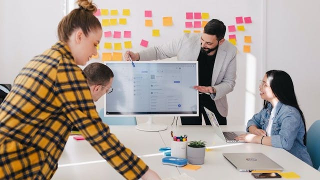 /create-content-that-helps-your-sales-team-with-these-5-steps feature image