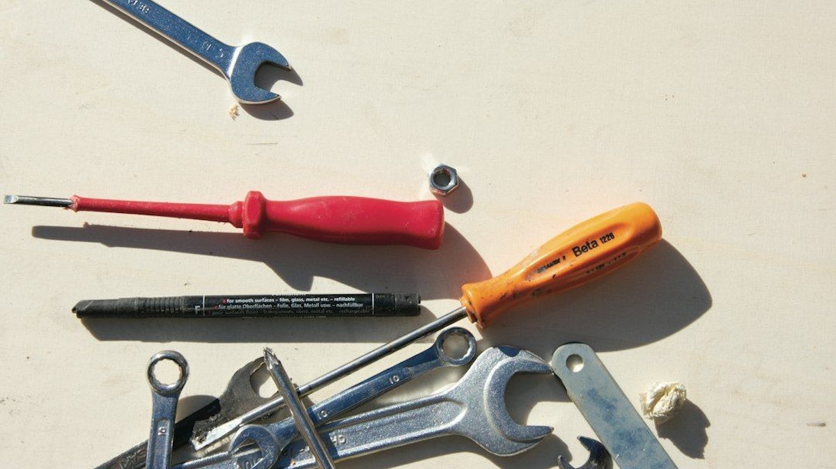 featured image - 4 Must-Have Types of Digital Tools for New Solopreneurs