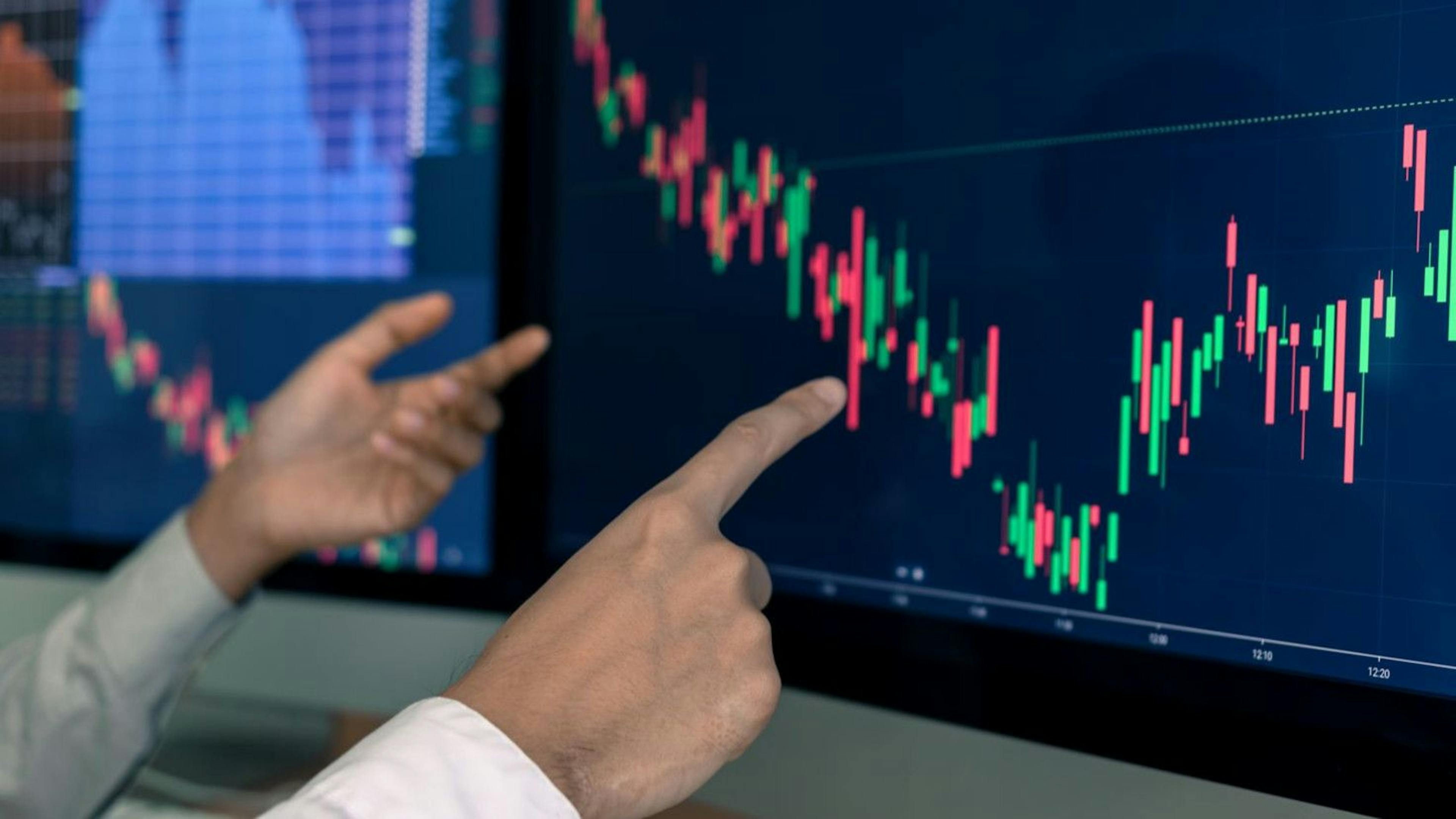 /how-to-become-a-private-home-trader-and-10-tips-to-help-you-get-there feature image