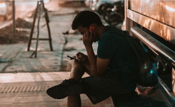 /4-tips-to-easily-ask-for-help-from-others-in-an-online-coding-community feature image