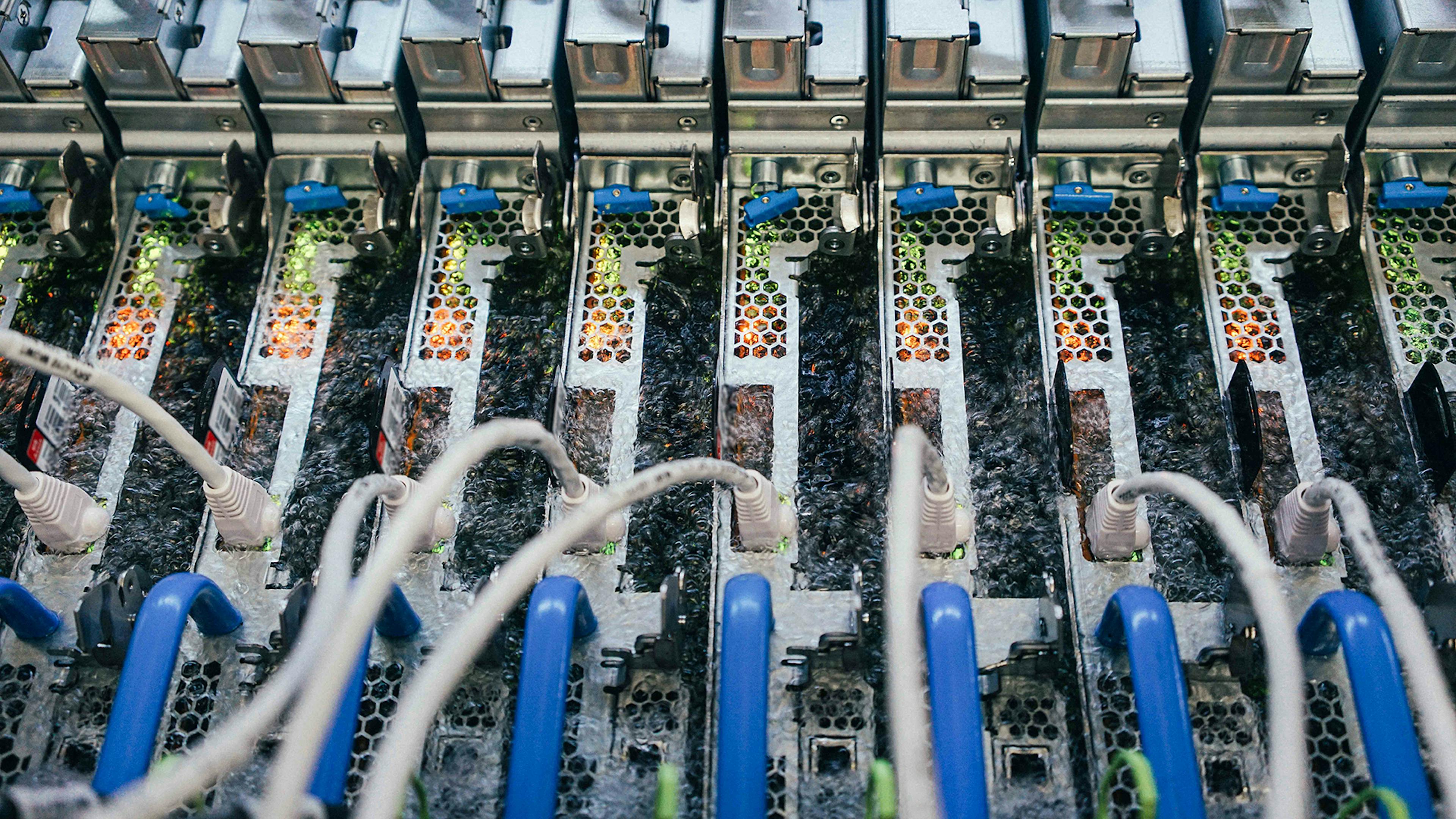 Liquid Dreams: The Rise of Immersion Cooling and Underwater Data Centers
