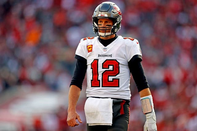 /how-to-become-the-greatest-leader-of-all-time-tom-brady-style feature image