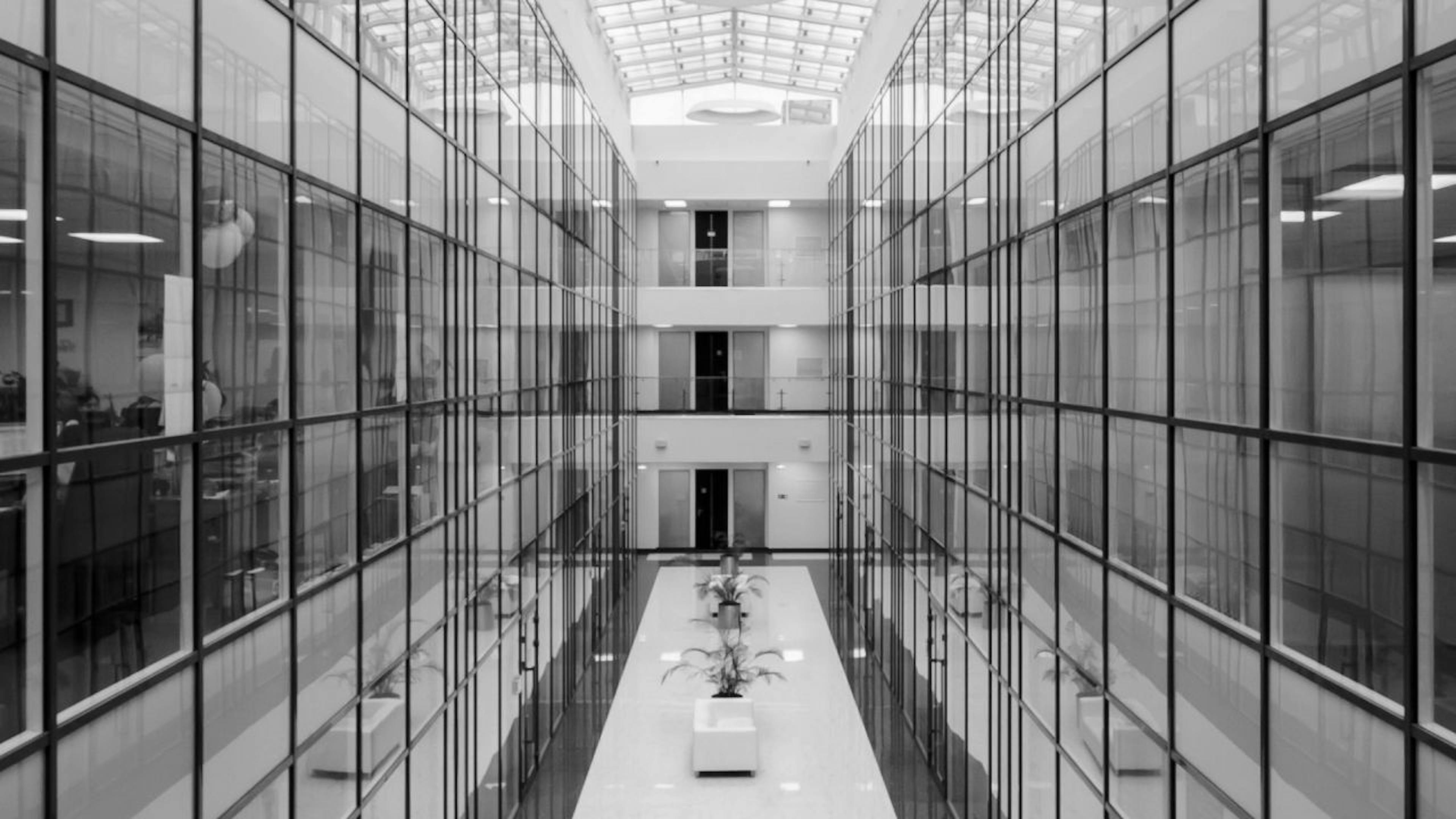 /data-observability-that-fits-any-data-teams-structure feature image