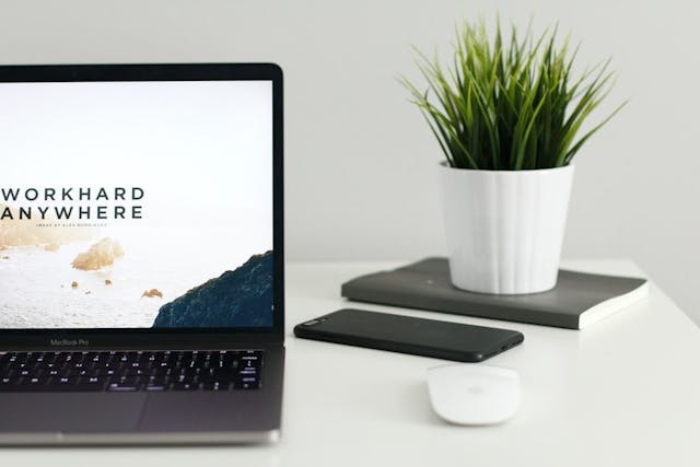 /choosing-the-best-builder-to-create-a-perfect-website-b5a435qn feature image