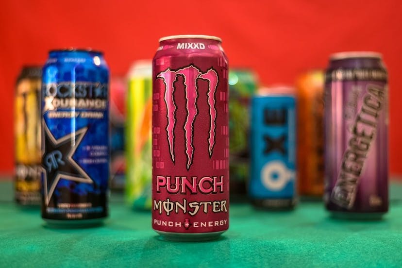 /the-effects-of-energy-drinks-on-the-body-cons-of-caffeine-consumption feature image