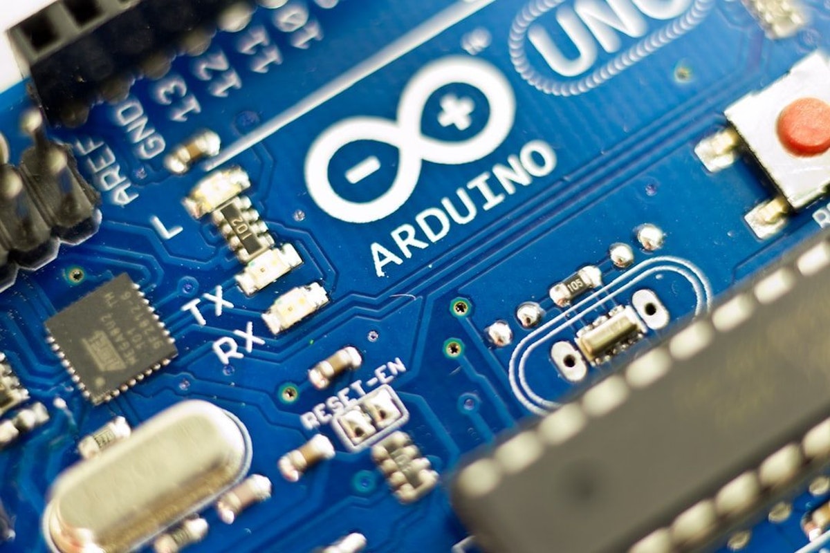 featured image - The Best Way to Learn Arduino for Beginners 