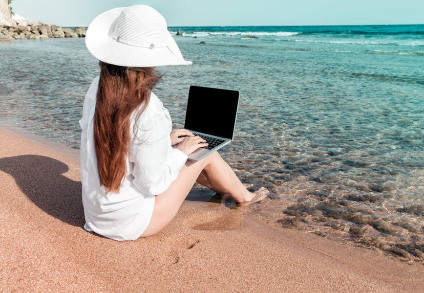 /digital-nomads-could-ease-economic-turmoil-in-the-tourism-industry-5w5w31er feature image
