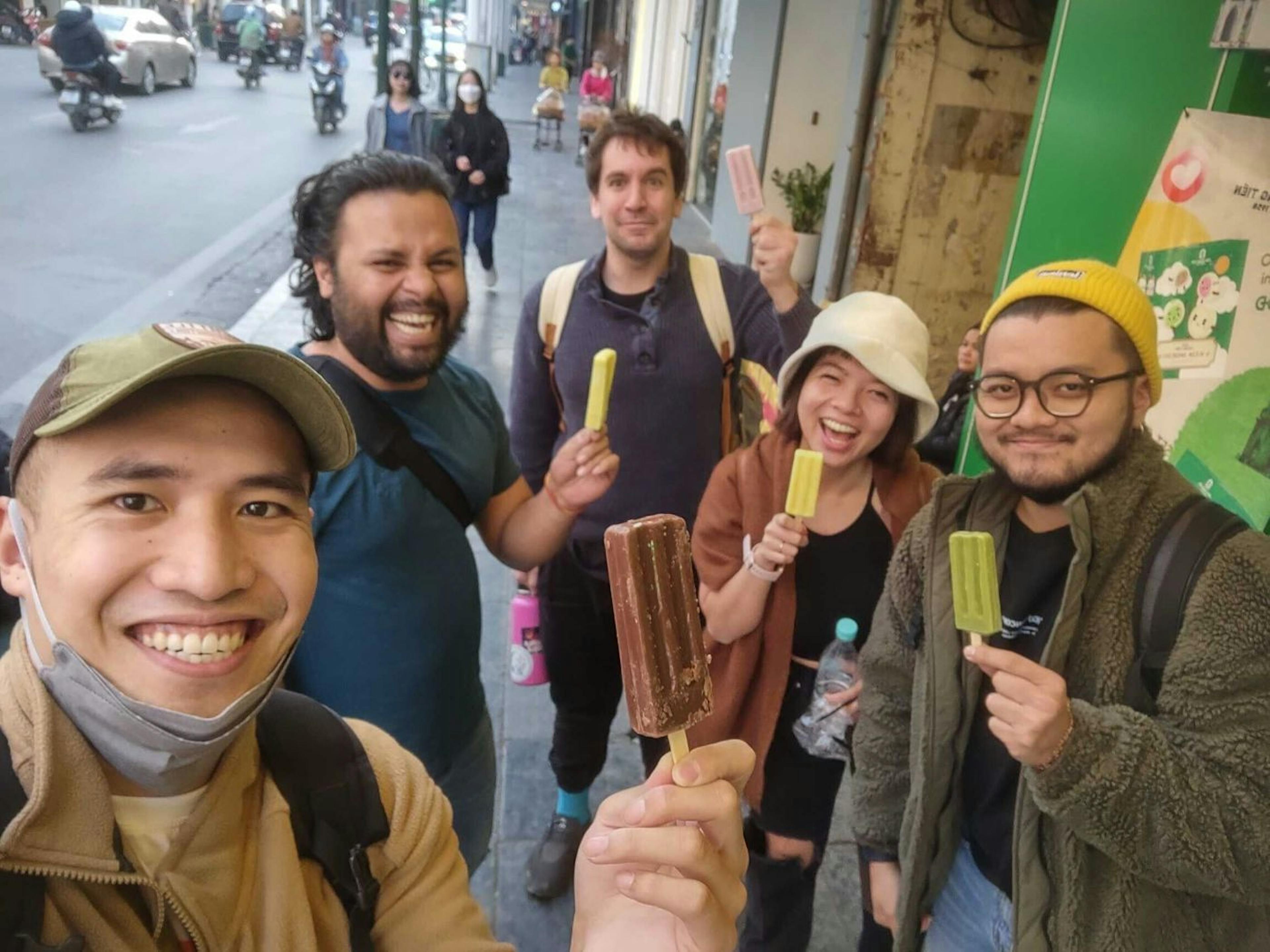 featured image - 정오의 현황: 구축, 판매 및 스토리텔링 @ HackerNoon