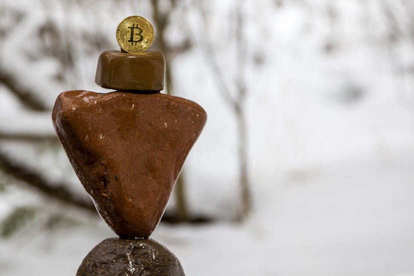 /stablecoins-designing-a-price-stable-cryptocurrency-6bf24e2689e5 feature image