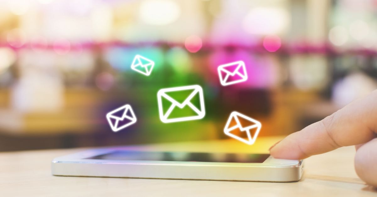 featured image - 4 Innovative Email and Instant Messaging Platforms in 2022