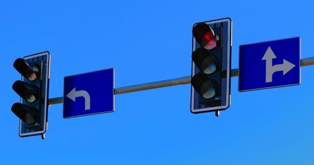 /angular-exploring-imperative-and-declarative-programming-with-rxjs-and-signals feature image