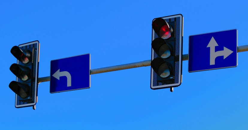 /angular-exploring-imperative-and-declarative-programming-with-rxjs-and-signals feature image