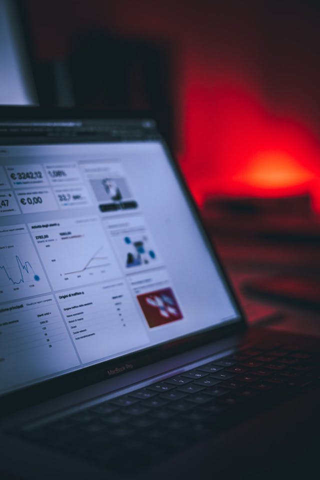 /how-to-choose-the-right-digital-marketing-agency-for-your-business feature image