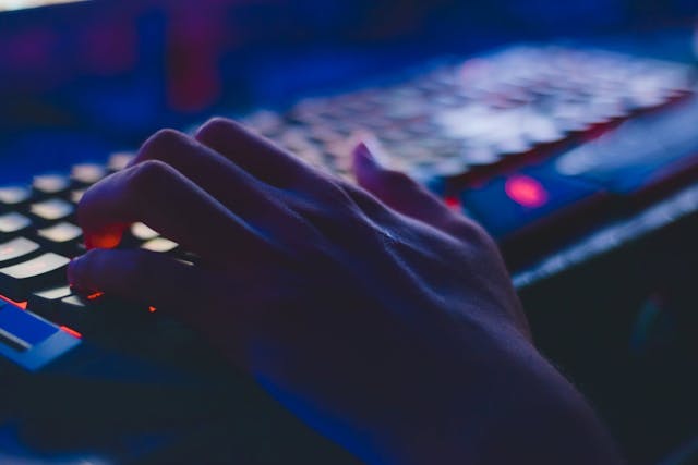 /10-microsoft-azure-courses-for-beginners-to-learn-azure-cloud-computing feature image