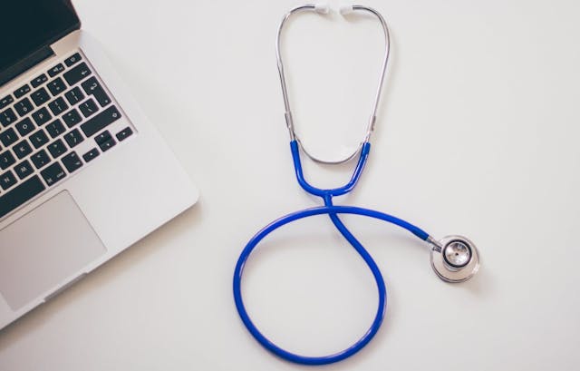 /digital-transformation-in-healthcare-tapping-into-technology feature image