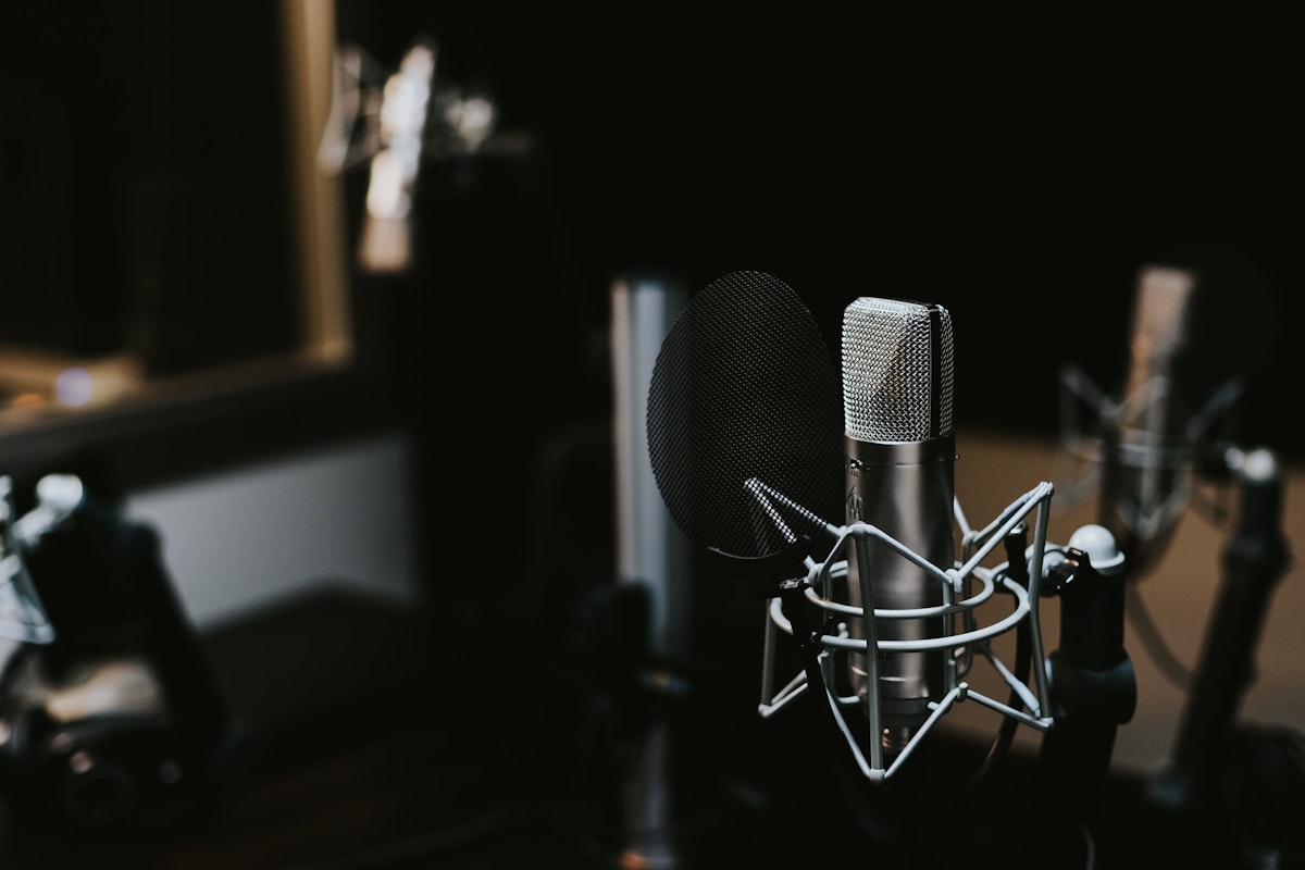 featured image - 7 Reasons to Launch Your Podcast With 4-7 Episodes