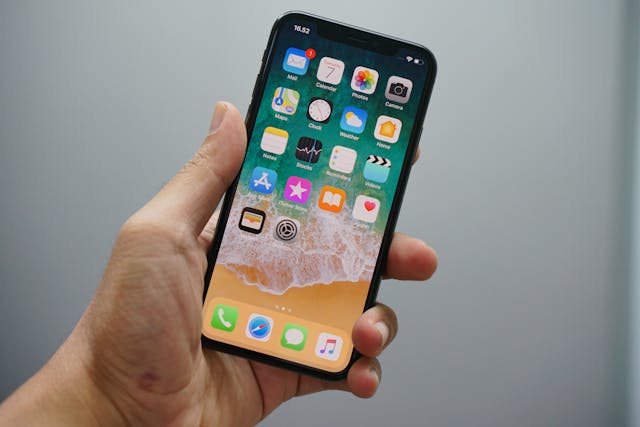 /how-to-make-your-old-iphone-faster-2n4h31rz feature image