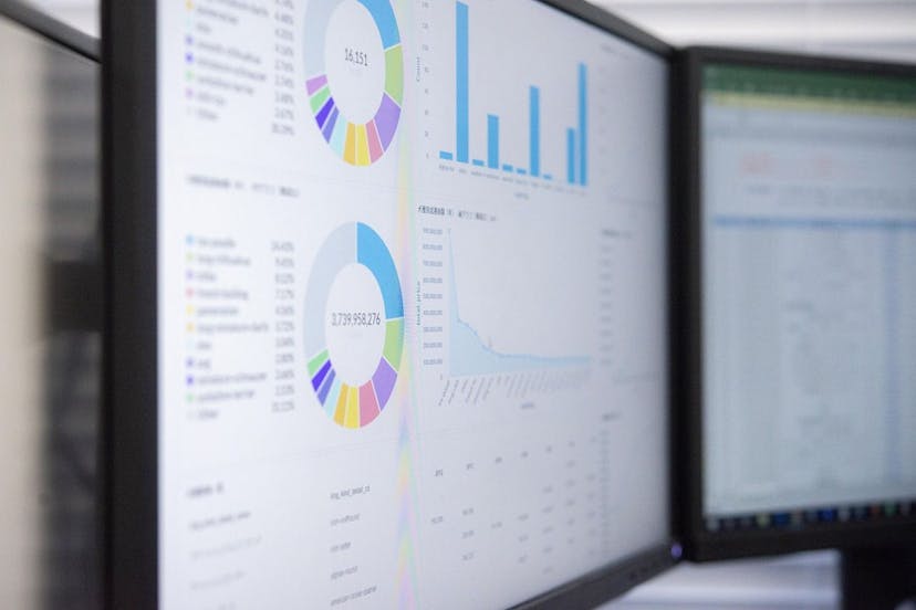 /we-built-an-ai-engine-that-picks-the-best-chart-for-your-data feature image