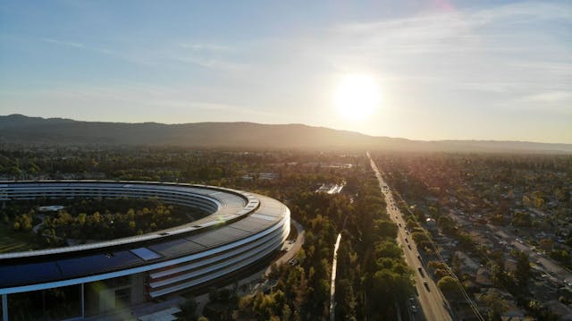 /56percent-of-apple-staff-consider-quitting-after-launch-of-hybrid-working-pilot feature image