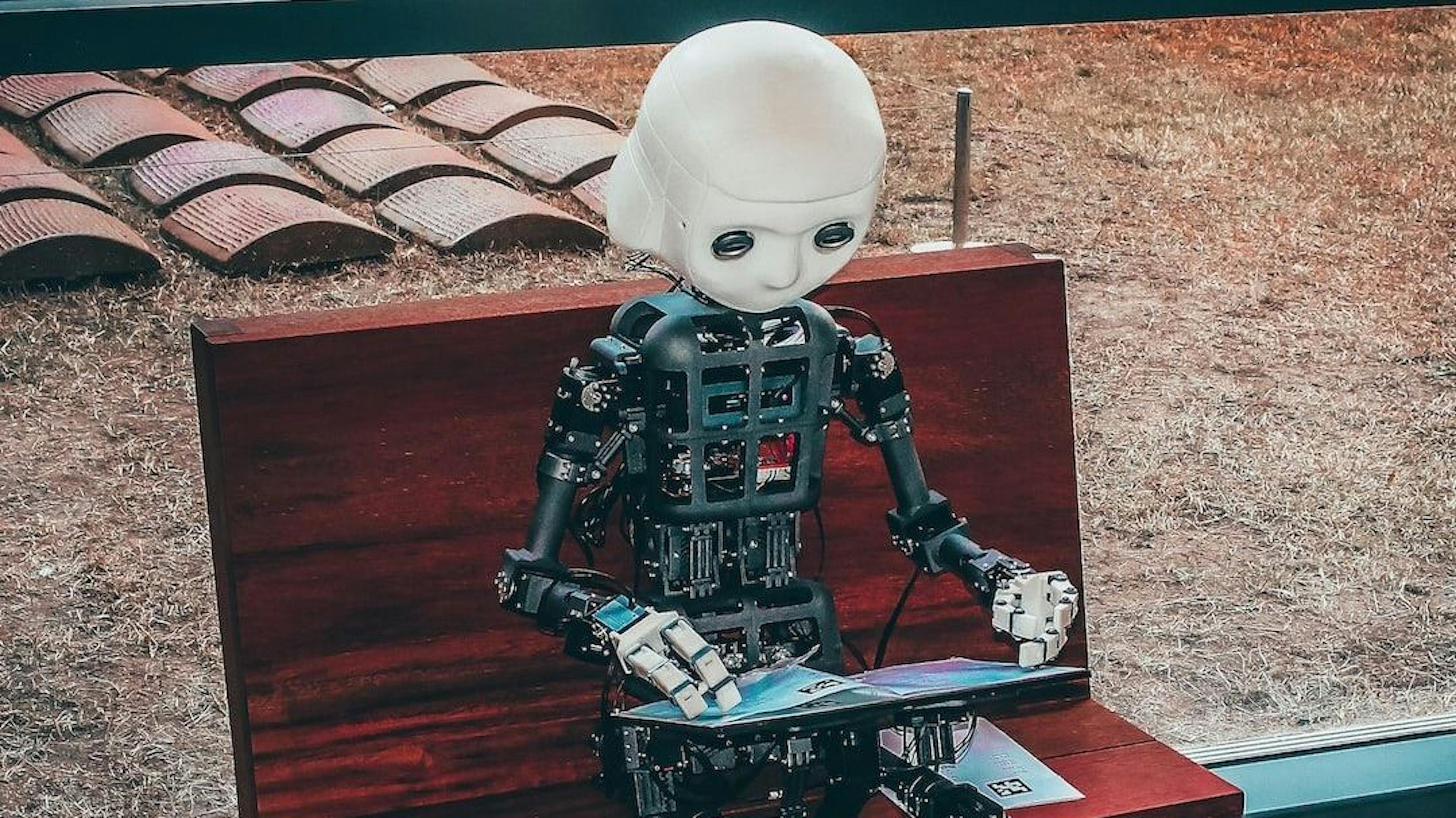 featured image - Embracing the Shift: Future of Work in the Era of Automation