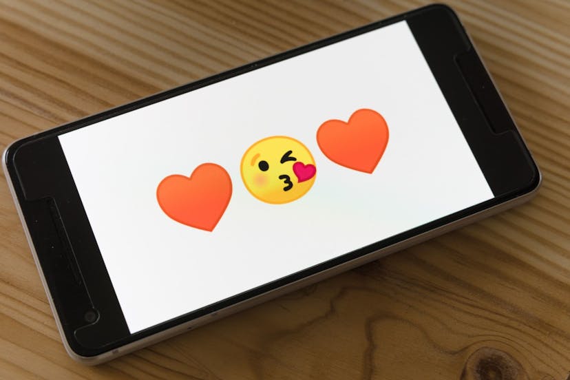 /did-it-work-are-they-married-yes-the-ongoing-marriage-between-online-dating-and-technology-mcbl33el feature image