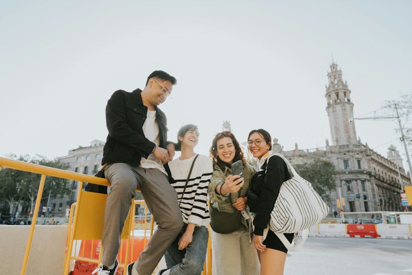 /from-ai-to-vr-recent-trends-in-social-discovery-and-dating feature image