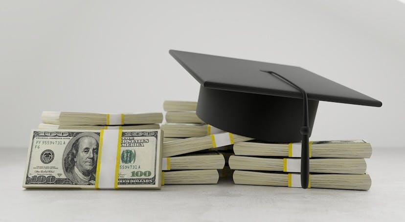 /a-break-down-of-financial-aid-for-public-colleges-in-the-us feature image
