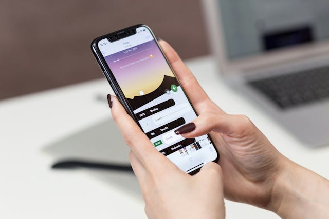 /check-list-25-ways-to-optimize-ios-app-performance-in-2024 feature image