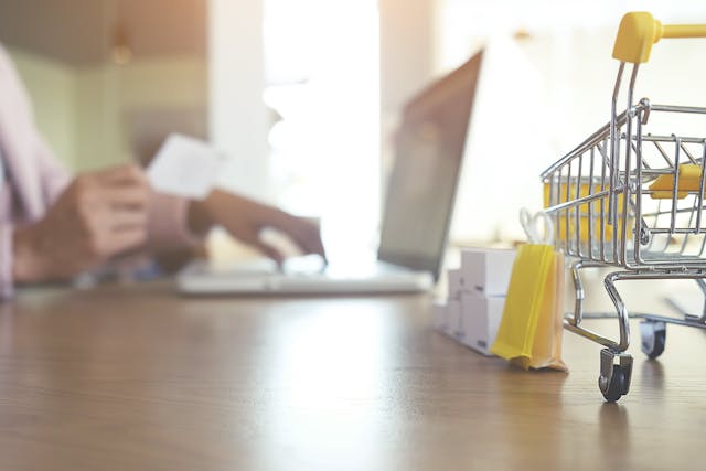 /i-choose-magento-over-shopify-as-an-ecommerce-consultant-9q6m378t feature image