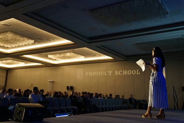 /8-factors-to-pay-attention-to-when-pitching-a-startup-to-an-investor feature image