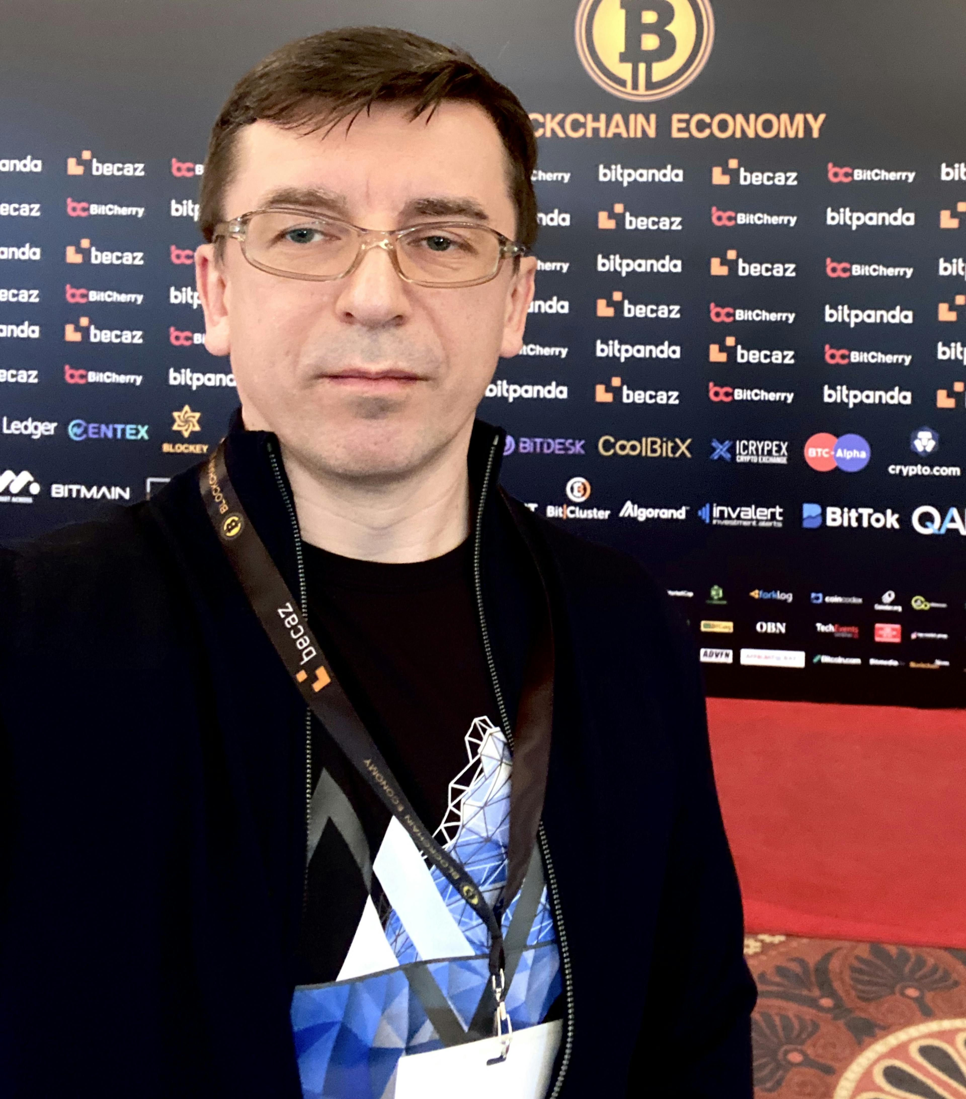 Yuriy Snigur during ExtraChain team participation at Istanbul Blockchain Week 2019