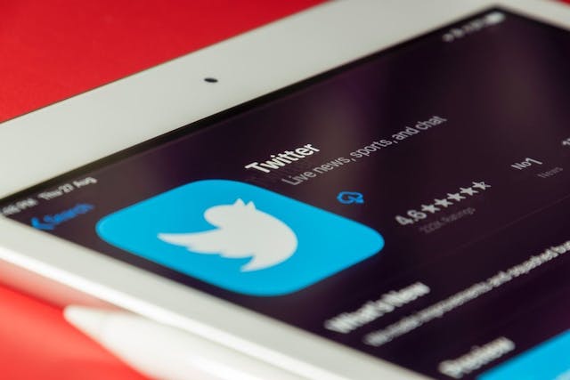/how-i-built-a-twitter-growth-tool-that-predicts-user-behavior feature image