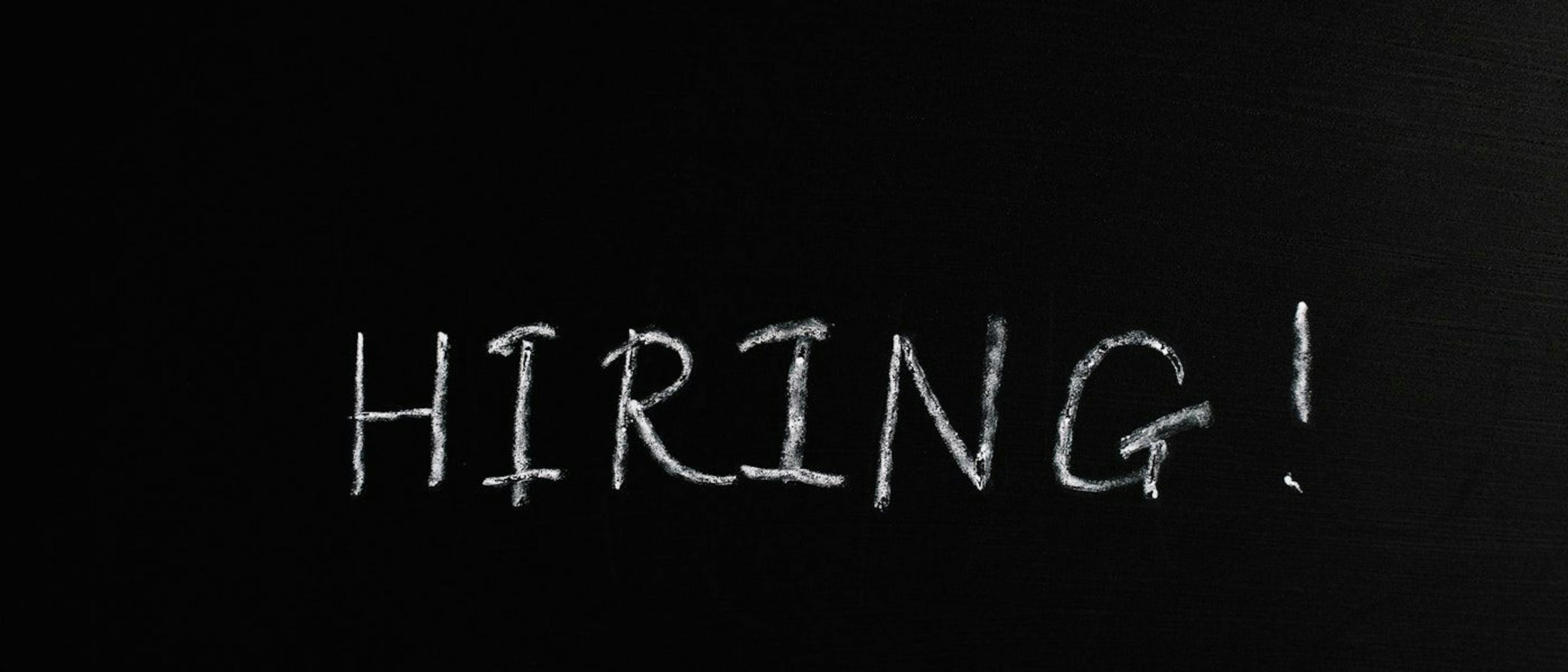 featured image - How To Hire The Right Employee: 7 Steps To Take