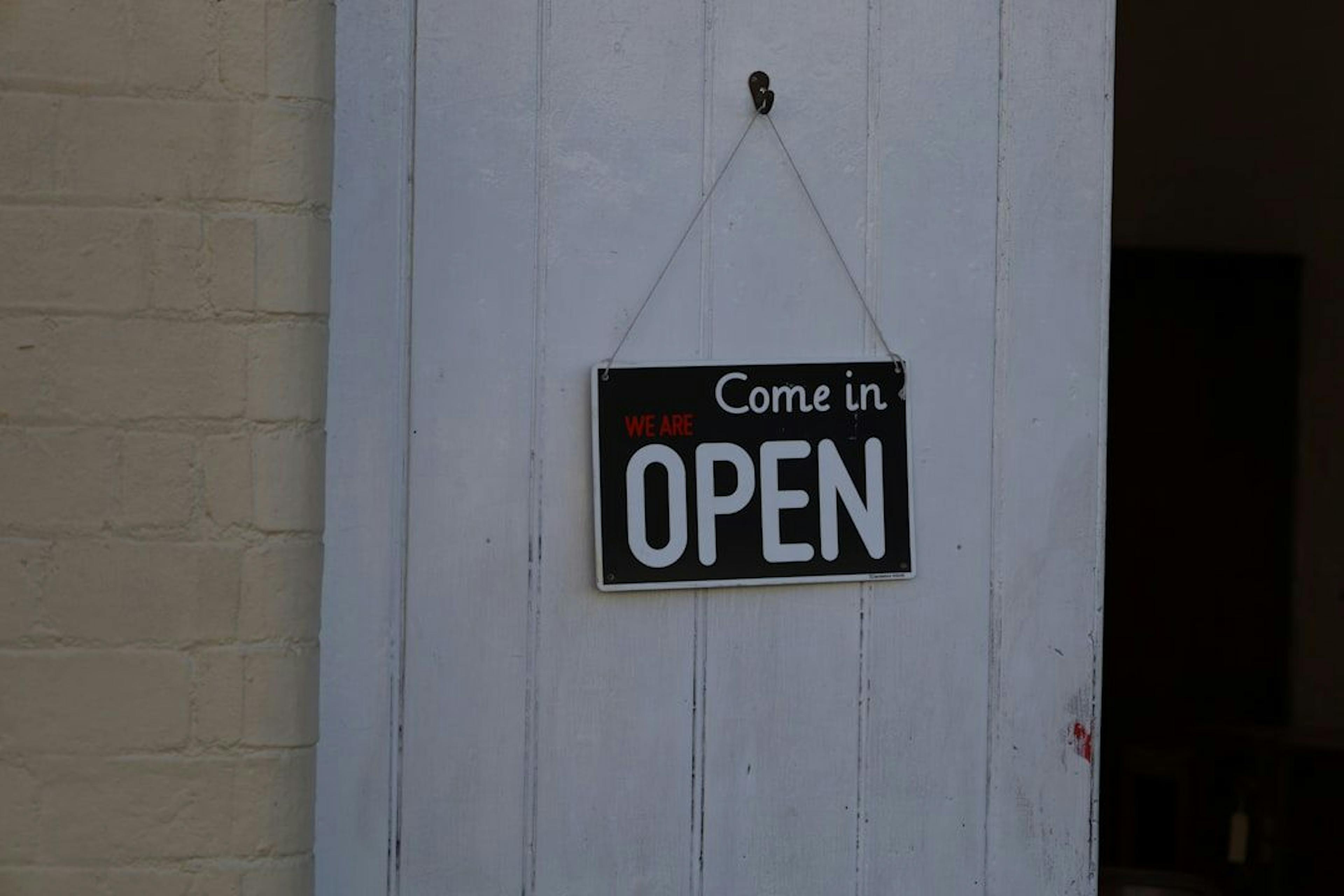 featured image - Rent or Own? How the "Rug Pull" Era is Pushing Developers Toward Source-Available Software