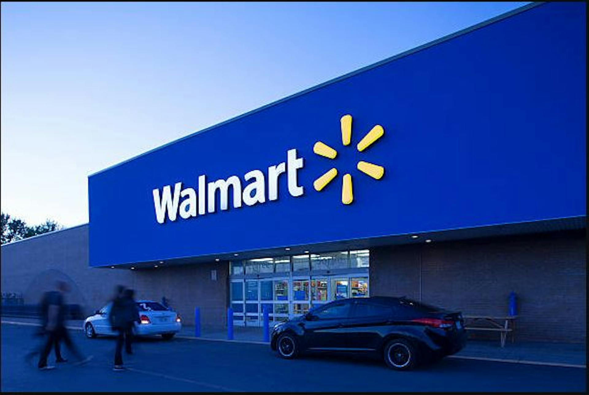 featured image - Everything You Must Know About the Business Model of Walmart: World's Largest Retail Giant