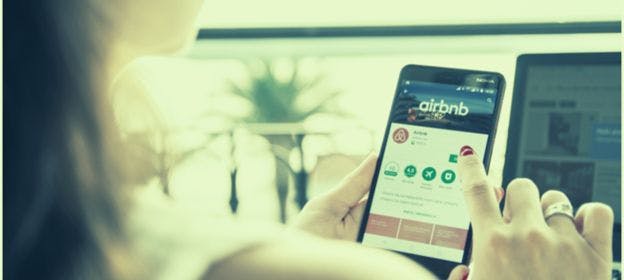 featured image - Airbnb Business Case Study: What Makes Airbnb So Successful