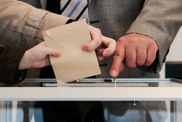 /how-to-create-an-anonymous-voting-system-on-the-blockchain-using-zero-knowledge-proofs feature image