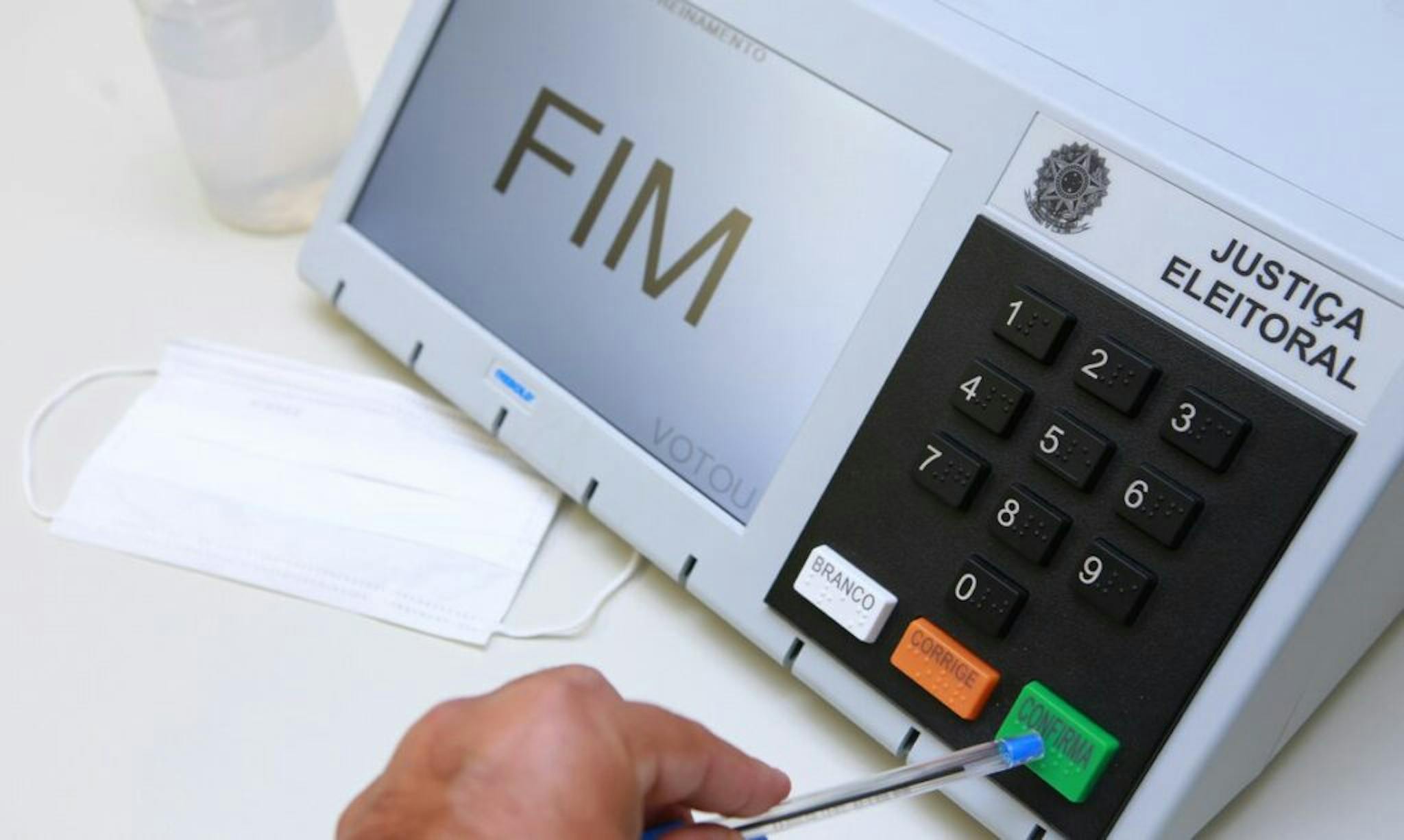 Electronic voting machines used in Brazilian elections. Image courtesy of Tribunal Superior Eleitoral (TSE).