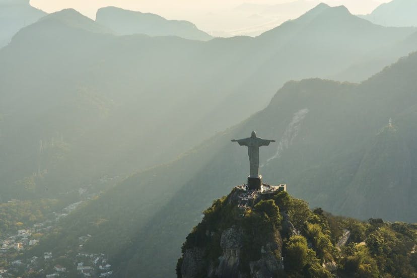 /hack-the-favela-brazilian-fintech-startup-offers-coding-courses-in-favelas feature image