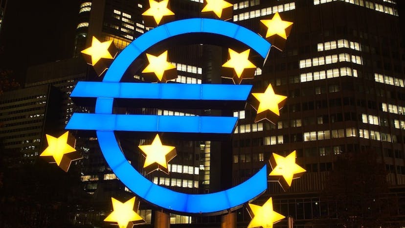 /a-cbdc-could-allow-governments-to-put-permissions-on-what-you-buy feature image