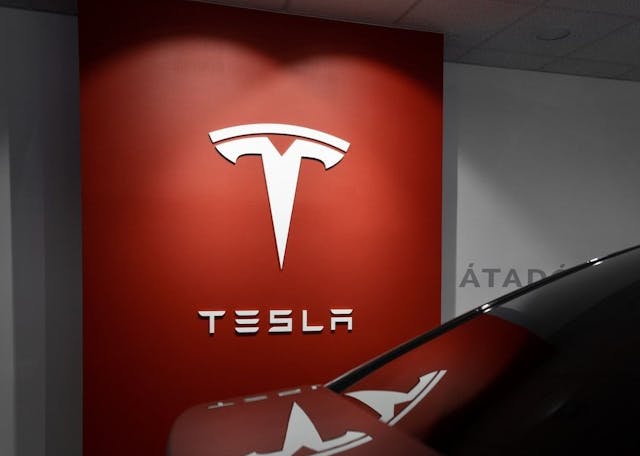 /tesla-to-build-$5-billion-gigafactory-in-mexico feature image